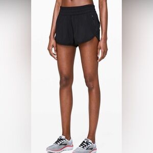 Lululemon Tracker Shorts V 4 size 8